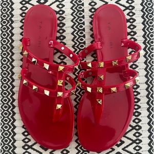 🔥 Never worn Tahari sandals